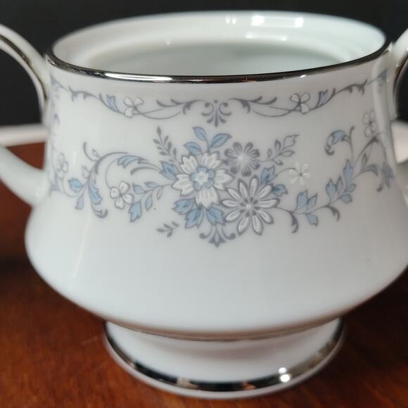 NORITAKE Fascination Pattern Sugar & Creamer Set White Porcelain Blue Flowers - Picture 6 of 9